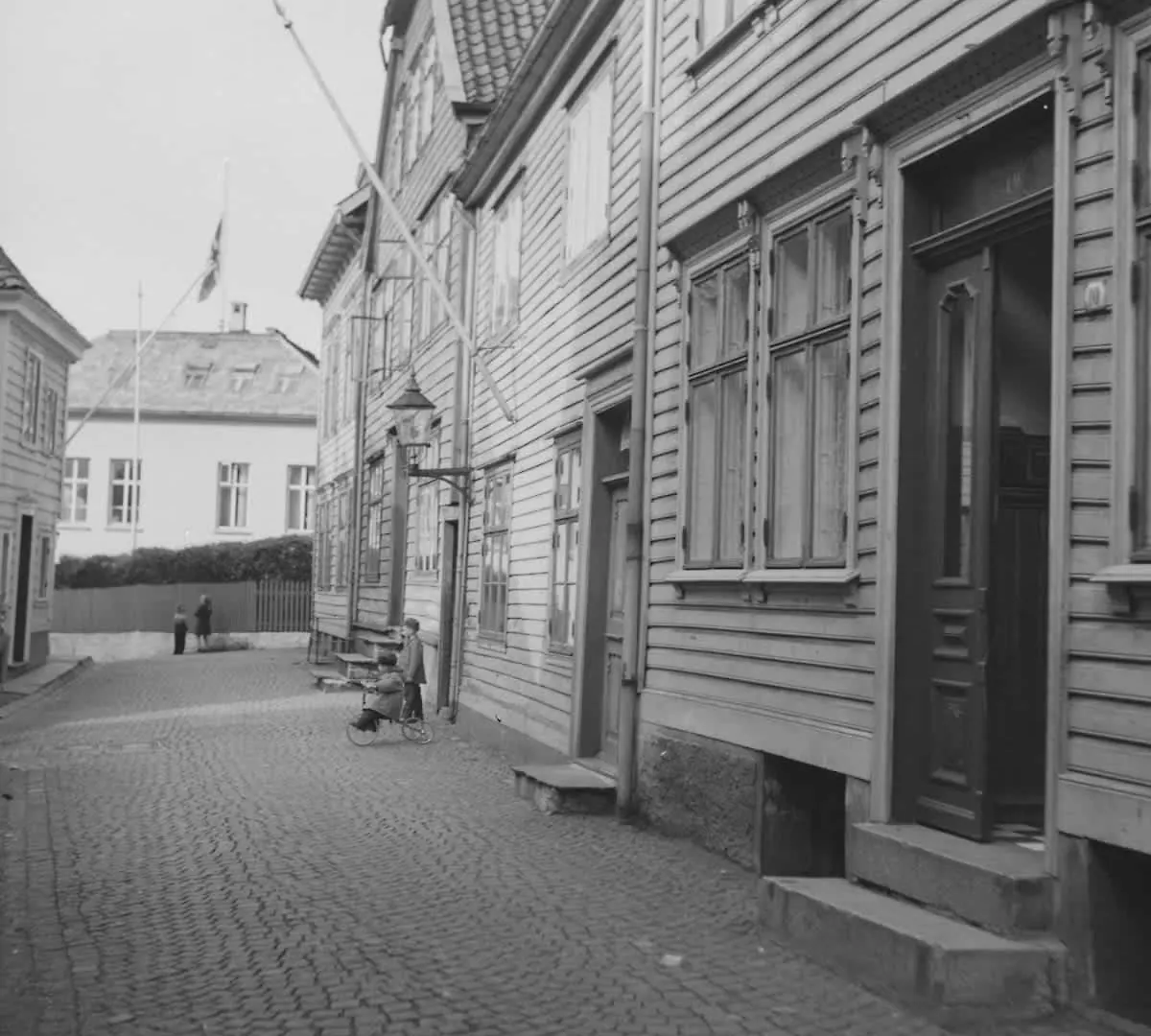 Dinbnb Apartments L The 1880 Authentic Bergen Dream I 500M To Bryggen