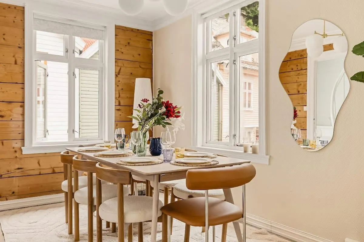Dinbnb Apartments L The 1880 Authentic Bergen Dream I 500M To Bryggen Дом отдыха