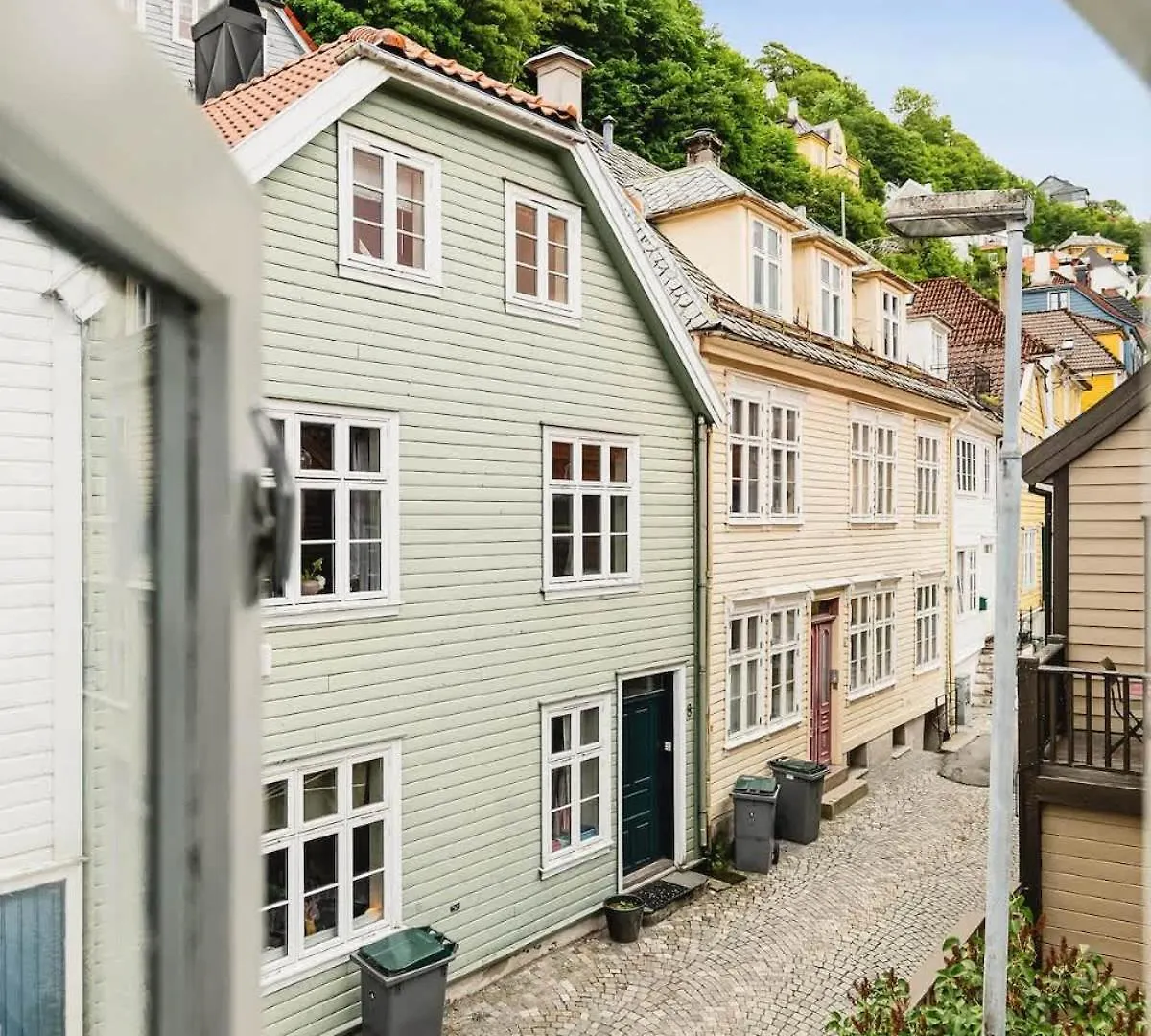 Dinbnb Apartments L The 1880 Authentic Bergen Dream I 500M To Bryggen Дом отдыха